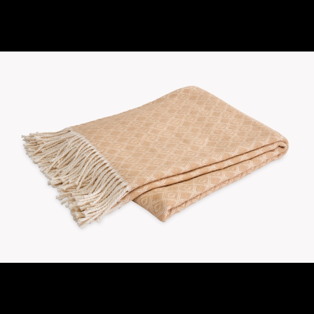 Matouk throw